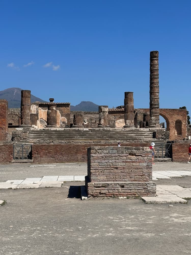 Pompeii Building